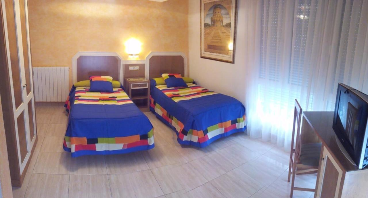 Hostal Conchi มีรันดา เด เอโบร ภายนอก รูปภาพ